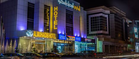 Façade de l’hébergement - soirée/nuit