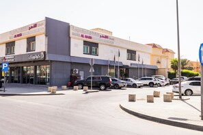 Unclassified image, 2 of 31, button - Sama Al Qasr Al Muhammadiah - Economic (Riyadh)