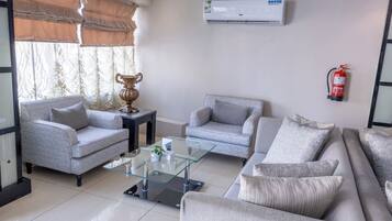 Quầy tiếp tân