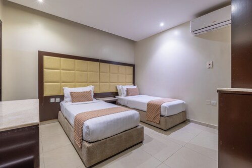 Sama Al Qasr Al Muhammadiah - Economic