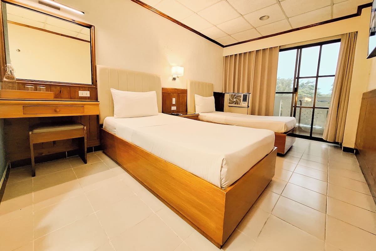 Tomannsrom, 2 enkeltsenger | Blendingsgardiner og sengetøy