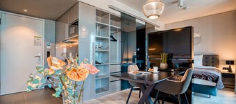 CLOUD No7 Apartments