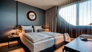 Sky Suite | 1 makuuhuone, allergiatestatut vuodevaatteet, tallelokero huoneessa