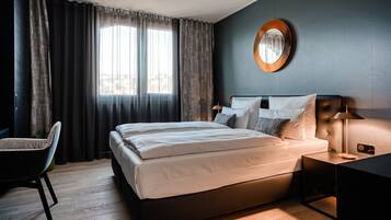 Penthouse Suite | 1 bedroom, hypo-allergenic bedding, in-room safe, blackout drapes