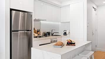 Apartamento estándar, 1 habitación | Cocina privada | Frigorífico grande, microondas, horno y placa de cocina