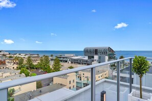 Sun deck - The Hamptons Apartments - Port Melbourne (Port Melbourne)