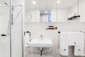 Bathroom - The Hamptons Apartments - Port Melbourne (Port Melbourne)
