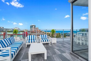 Sun deck - The Hamptons Apartments - Port Melbourne (Port Melbourne)