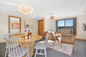 Smart TV de 40 pulgadas con canales premium, una televisión