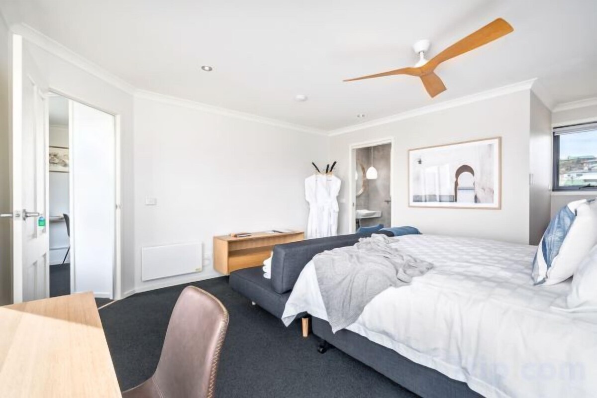Deluxe Suite With Sea View