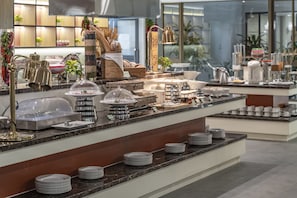 Daily full breakfast for a fee - Garden View Court Suites Ho Chi Minh City (Ho Chi Minh City)