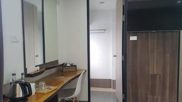 Desk, soundproofing, free WiFi