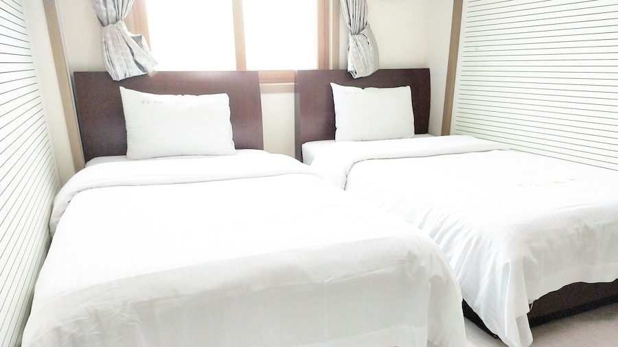 Golden Park Hotel