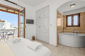 Comfort Duplex | In-room safe, soundproofing, iron/ironing board, free cots/infant beds - Anemonisia Skyrian Living (Skiros)