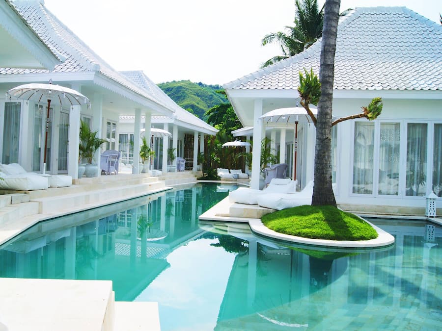 Outdoor pool, sun loungers