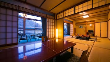 Habitación tradicional, baño compartido (Japanese Style, 20 Tatami-mats) | Caja de seguridad en la habitación, wifi gratis y ropa de cama