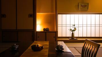 Japanese Style Room, 10 Tatami-mats, Private Bathroom | In-room dining