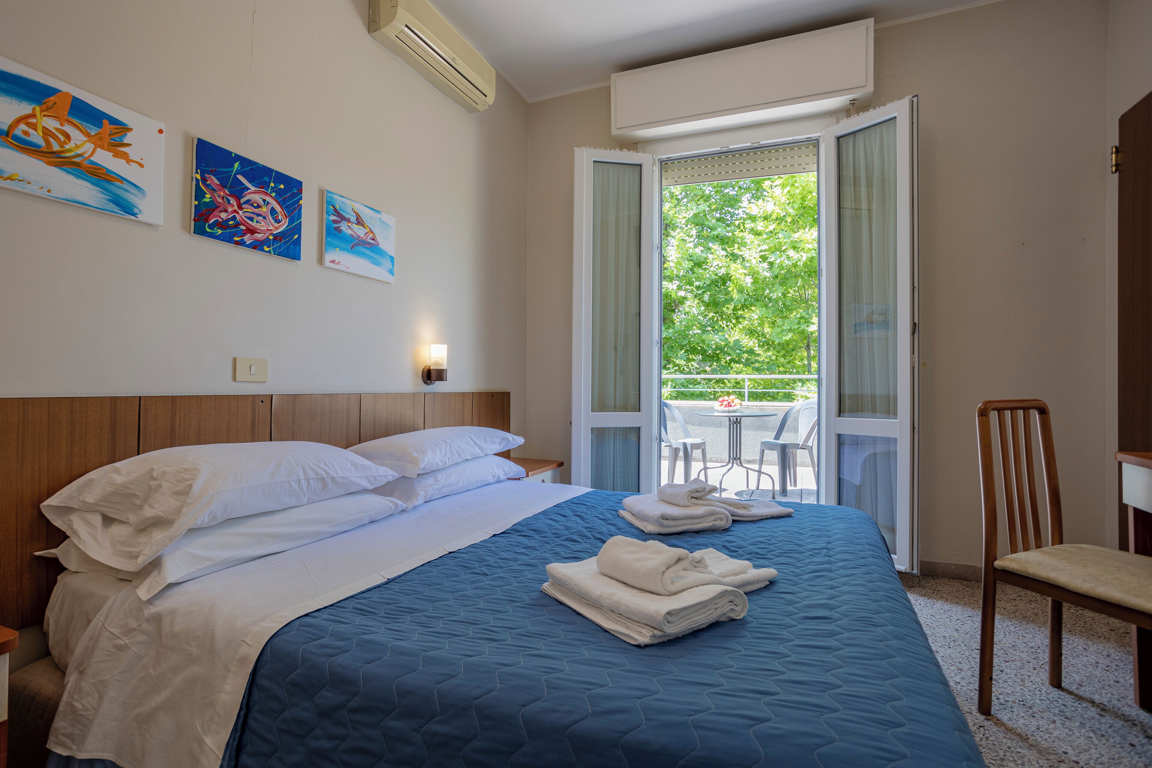 Deluxe-Zimmer | Zimmersafe, Schreibtisch, Bettwäsche