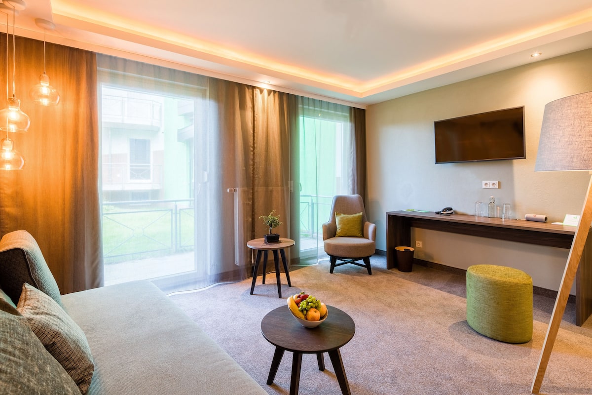 suite "dreams" | living room | flat-screen tv