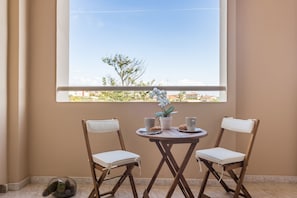 Quarto casal luxo, acessível, banheiro privativo | Sacada