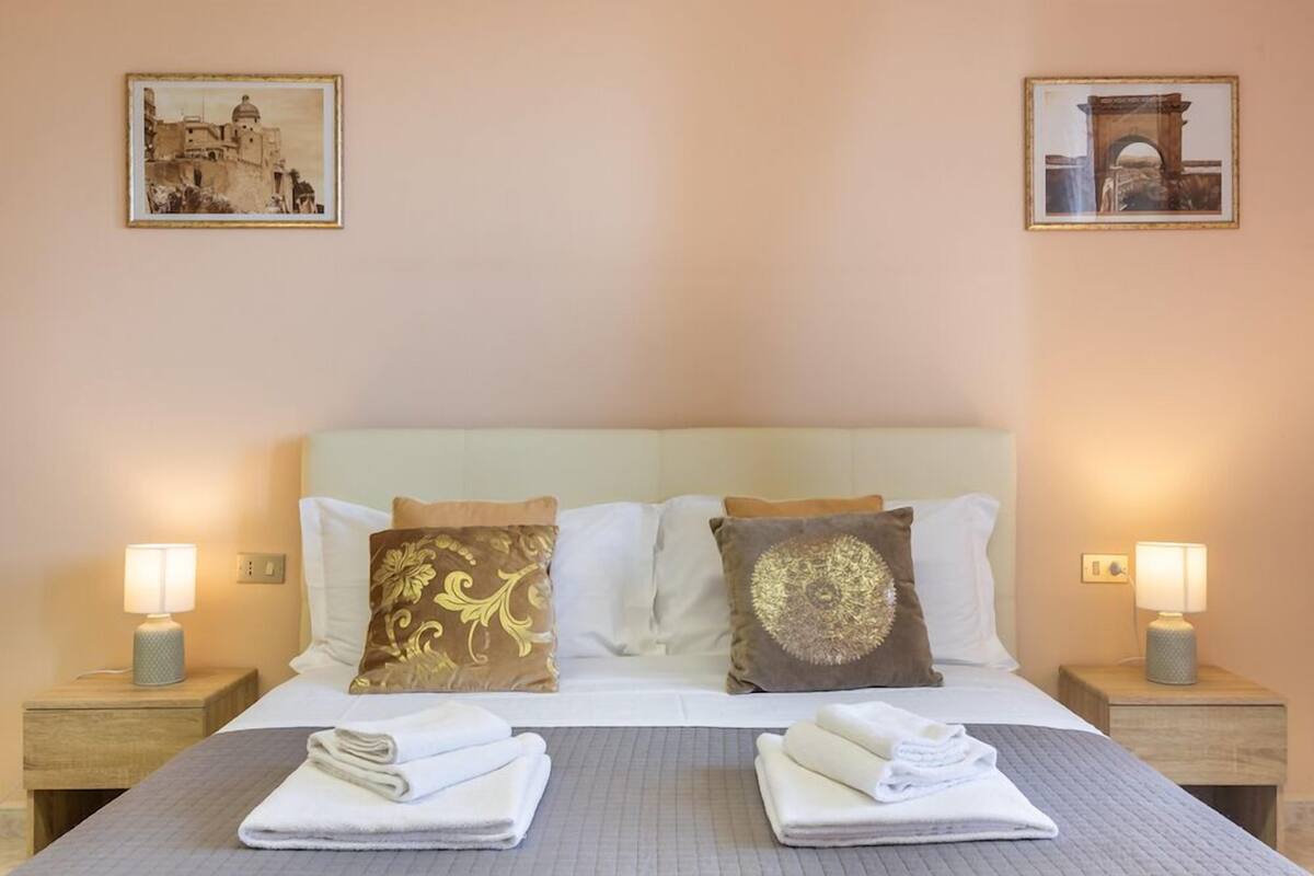 Memory-foam beds, desk, free WiFi, bed sheets