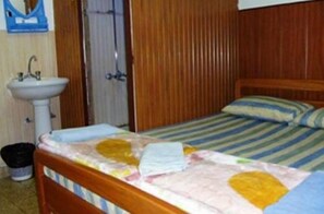 Double Room, Private Bathroom | In-room safe, WiFi