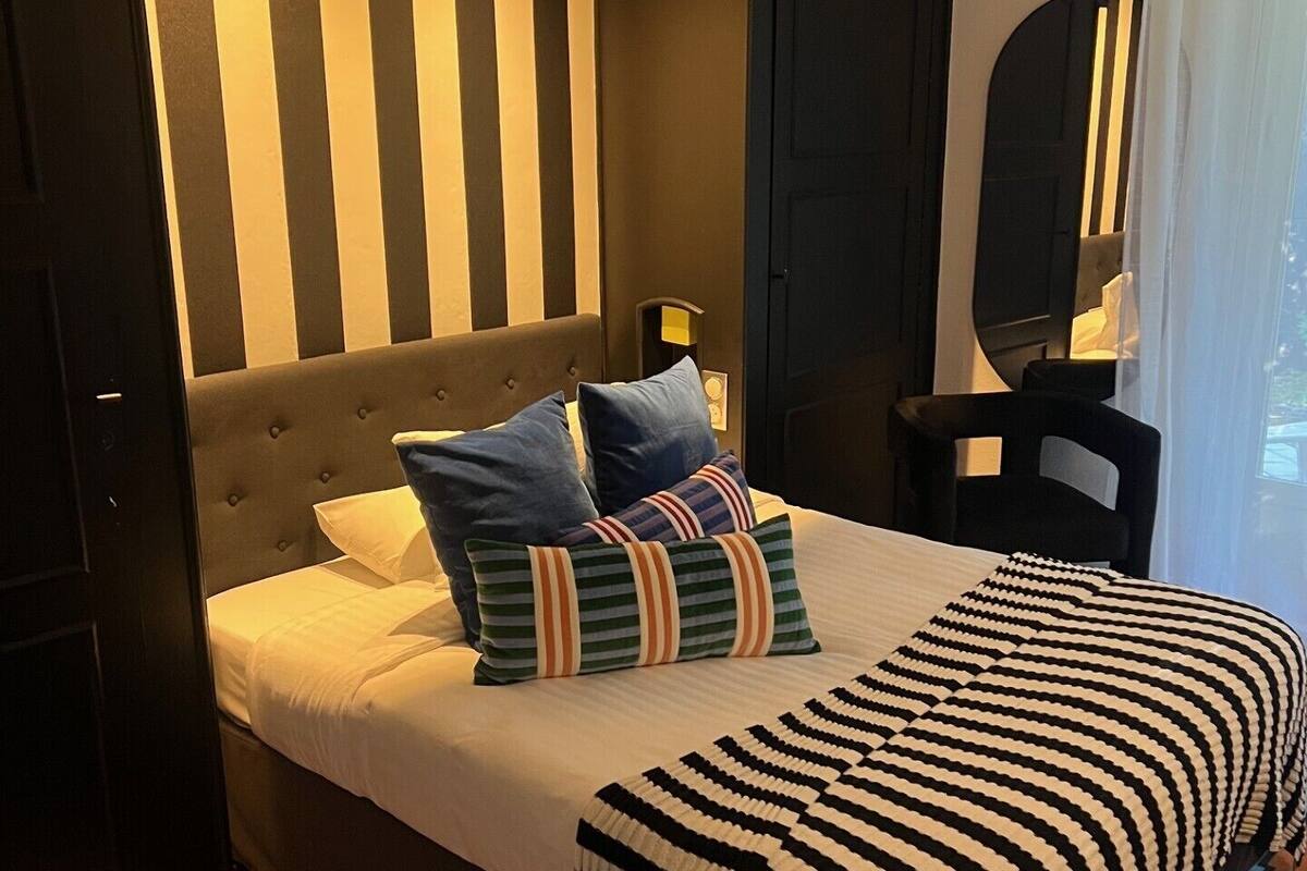 individually decorated, individually furnished, desk, blackout curtains