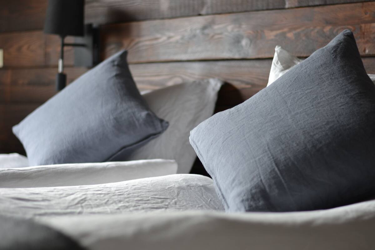 Rollaway beds, free WiFi