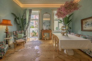 Flat-screen TV - Casinha das Flores (Lisbon)