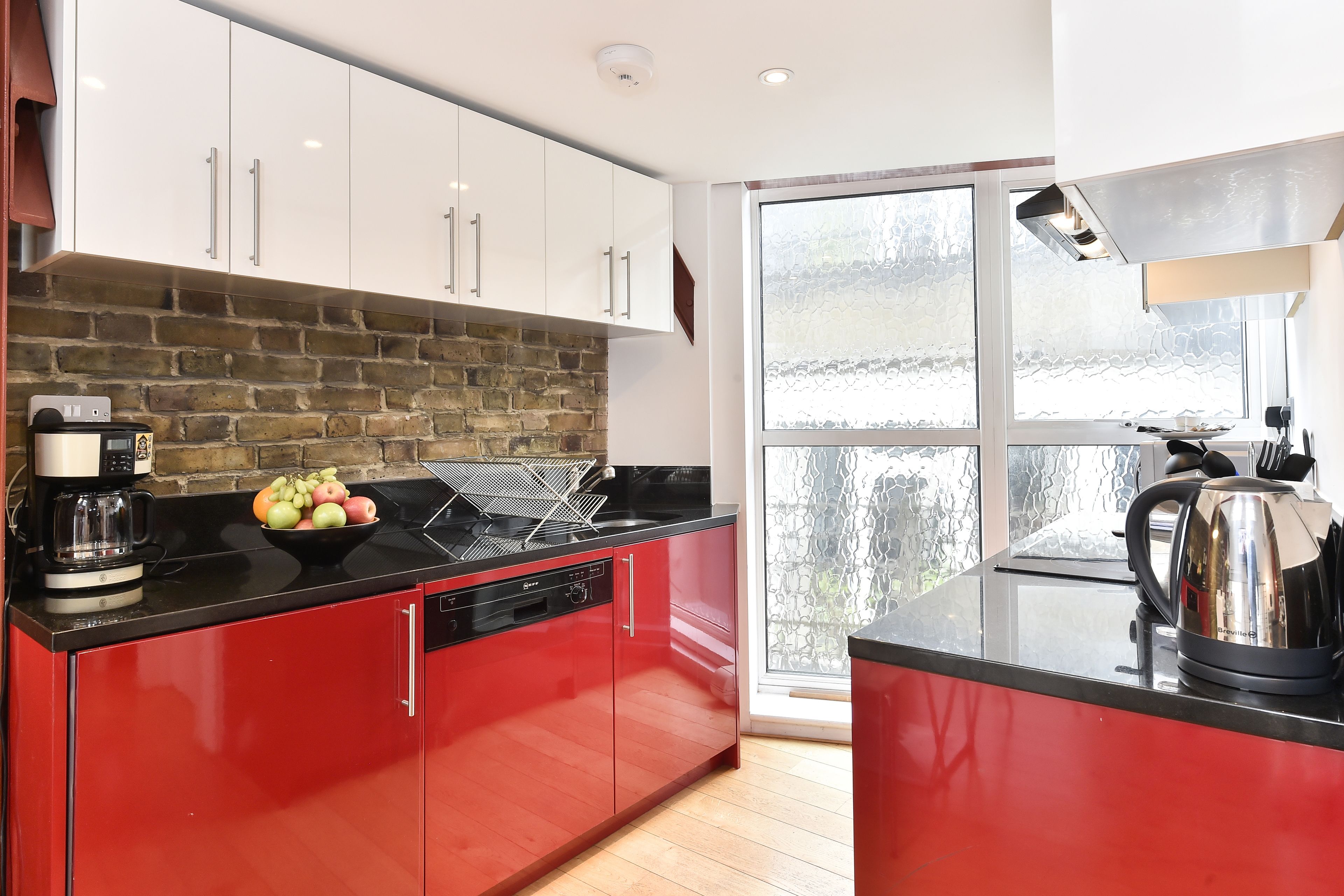 Apartment, 1 Bedroom | Private kitchen | Full-sized fridge, microwave, oven, stovetop