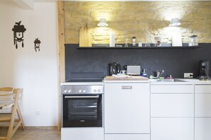 Design-Apartment, Hügelblick | Eigene Kochnische | Kühlschrank, Ofen, Herdplatte, Geschirrspüler