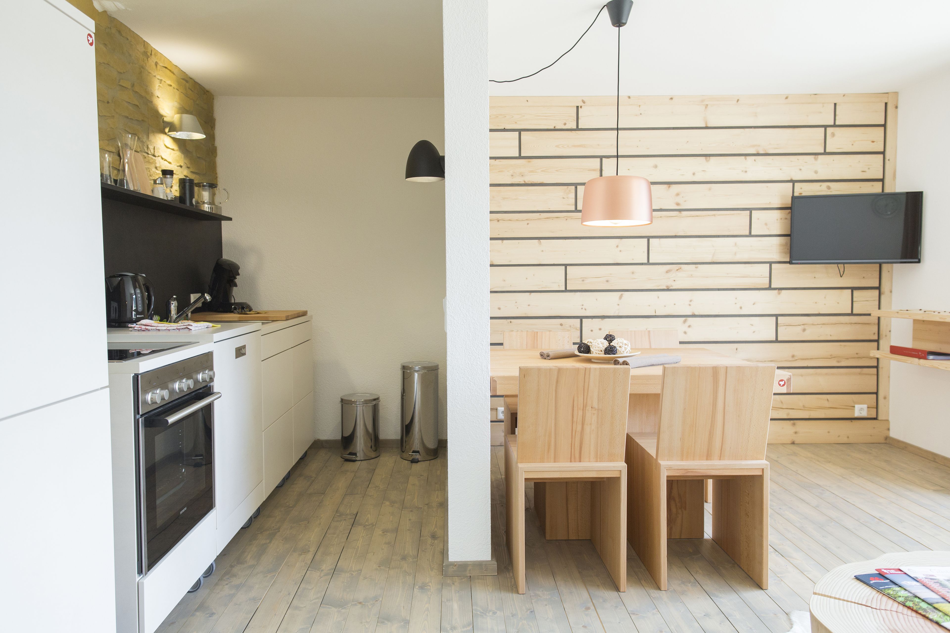 Căn hộ có thiết kế đặc sắc, quang cảnh đồi núi | Bếp nhỏ riêng | Tủ lạnh, lò nướng, bếp nấu, máy rửa bát 