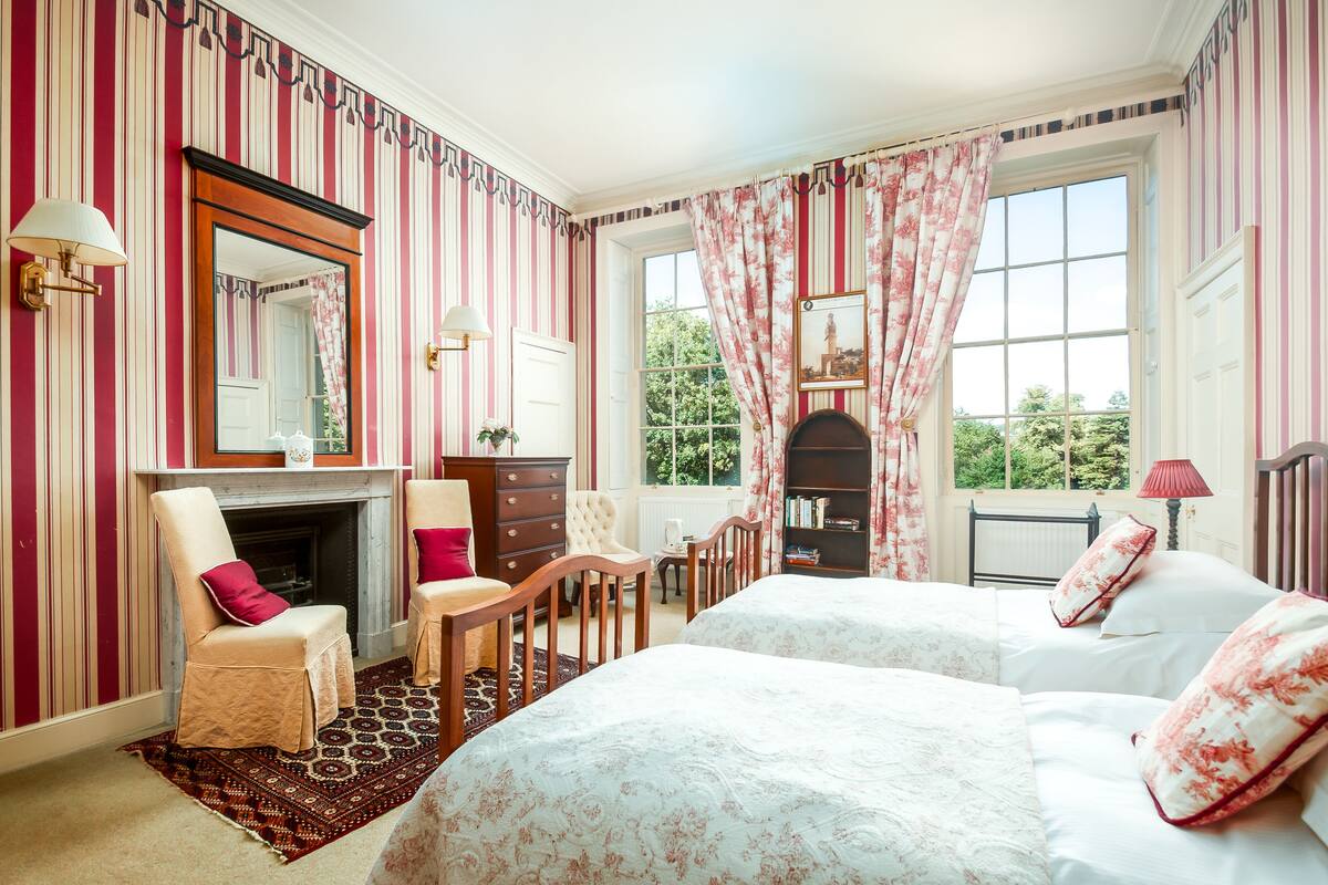 Chambre supérieure double, salle de bain attenante, vue sur le parc (Mrs Clay's Room)