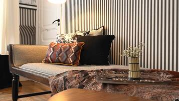 TV de tela plana 28 cm com canais a cabo, TV