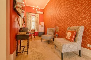 Classic Studio Suite | Living area