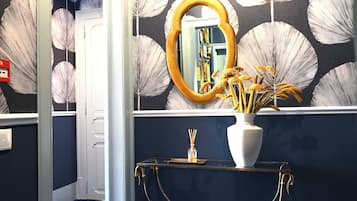 28-cm flat-screen TV with cable channels, TV