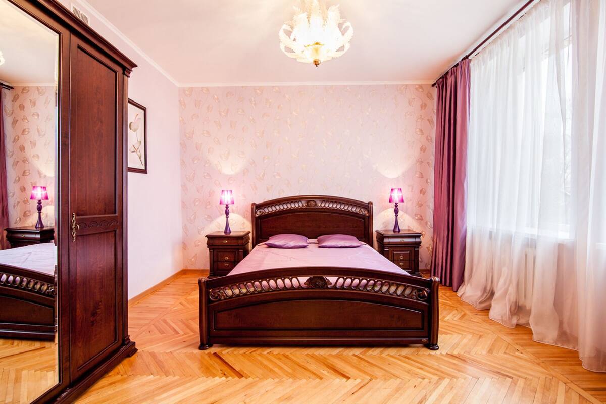 Suite superior | Caja fuerte, escritorio, tabla de planchar con plancha y wifi gratis