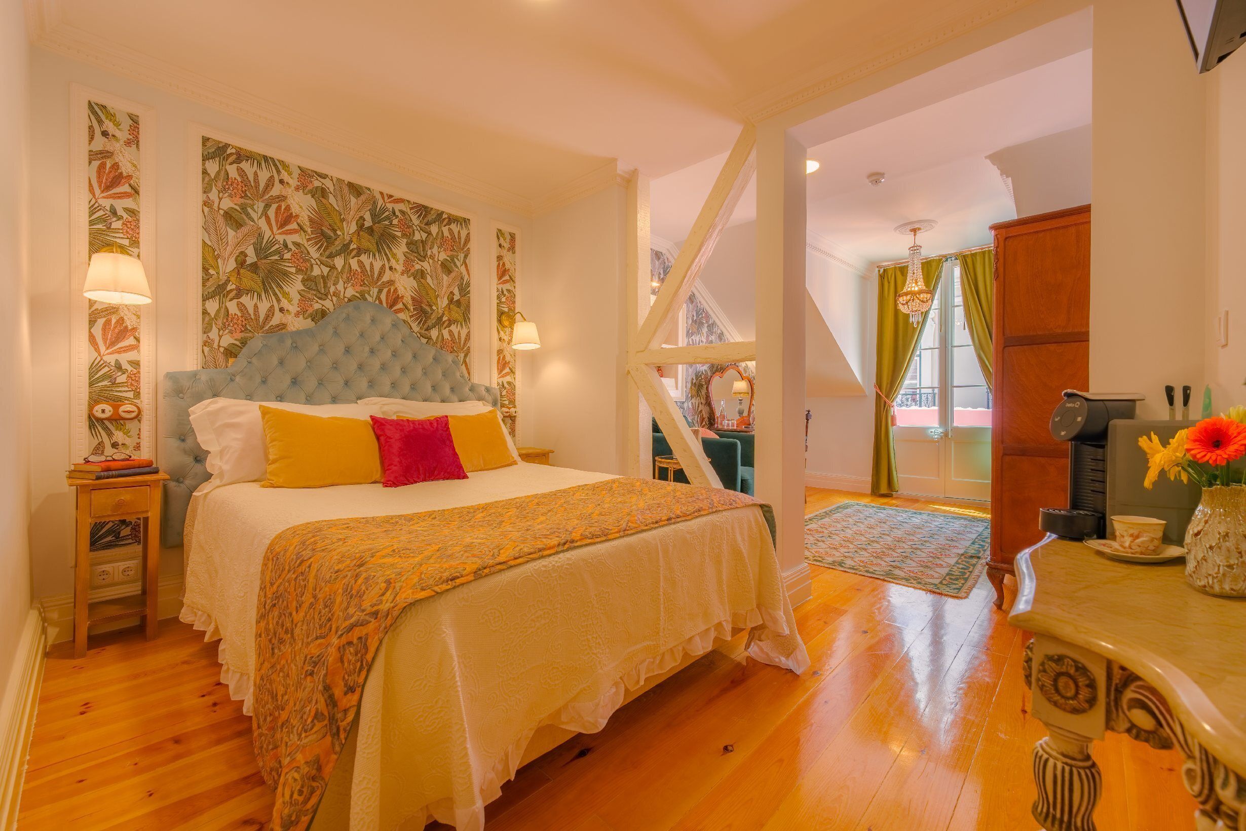 Noz Moscada 03 | Minibar, in-room safe, desk, soundproofing