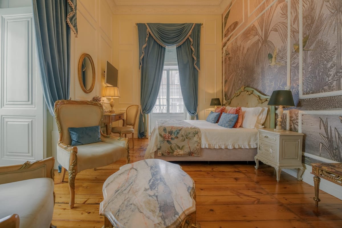 Diamante 04 | Minibar, caja de seguridad en la habitación y escritorio