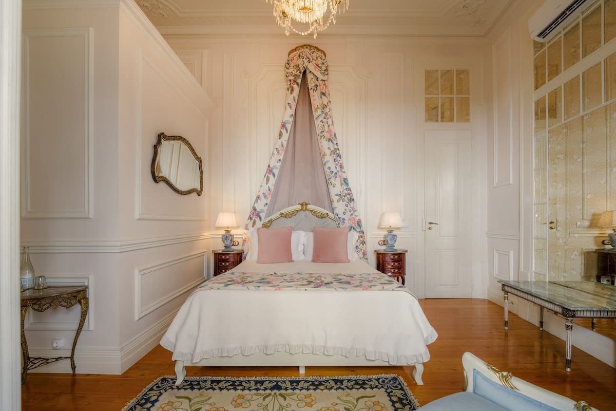 Canela 02 | Minibar, caja de seguridad en la habitación y escritorio