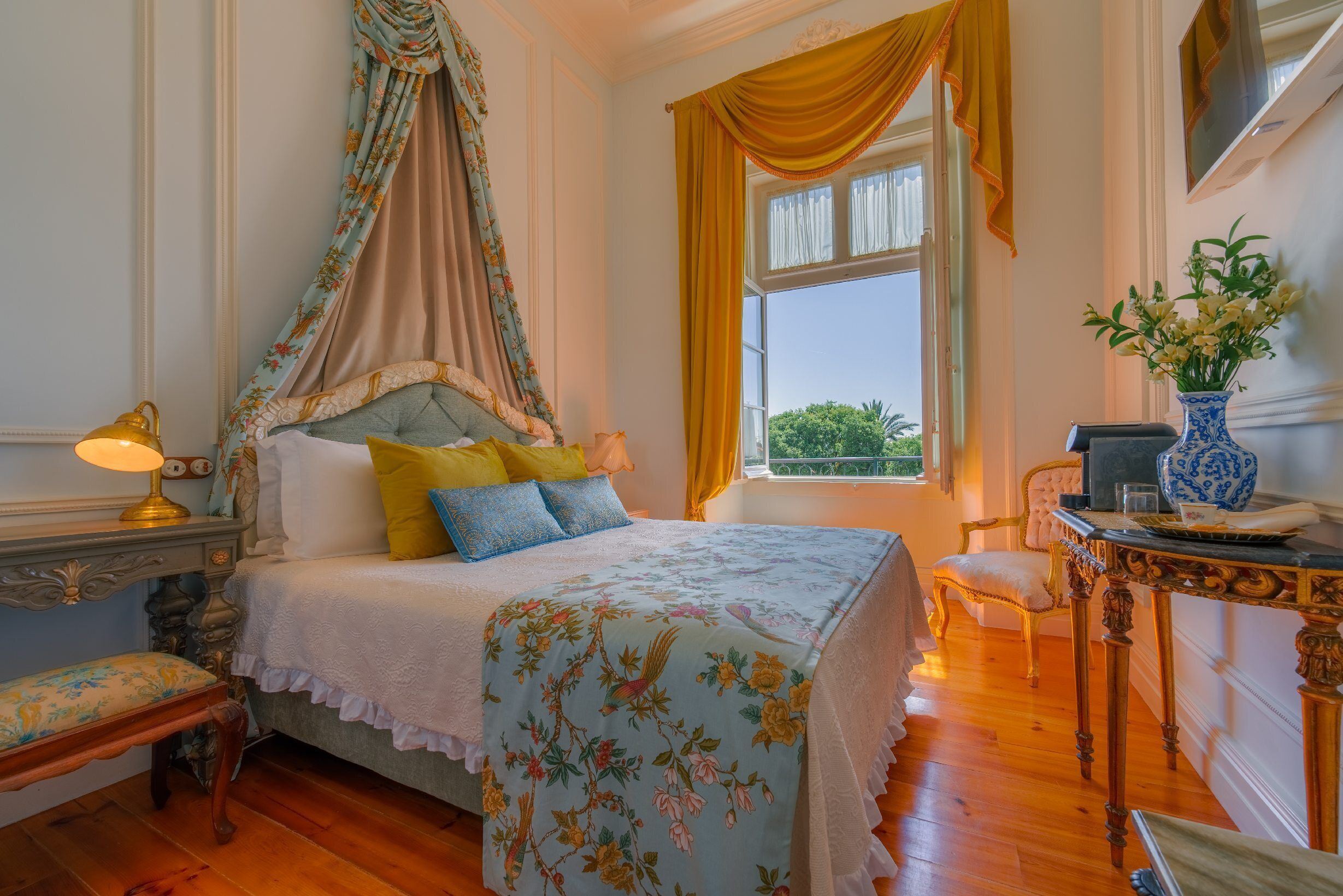 Ouro 03 | Minibar, in-room safe, desk, soundproofing