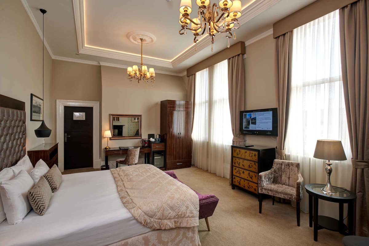 1 Schlafzimmer, hochwertige Bettwaren, Minibar, Zimmersafe