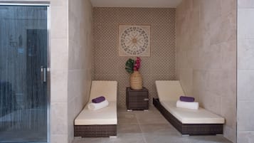Sauna, steam room