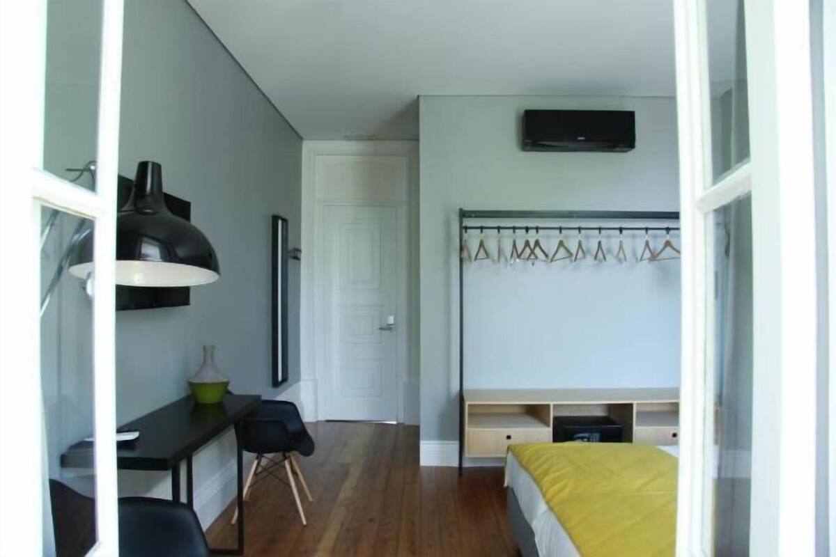In-room safe, desk, blackout drapes, soundproofing
