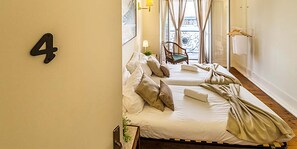 Zweibettzimmer, Gemeinschaftsbad | Daunenbettdecken, Schreibtisch, Bügeleisen/Bügelbrett, kostenloses WLAN