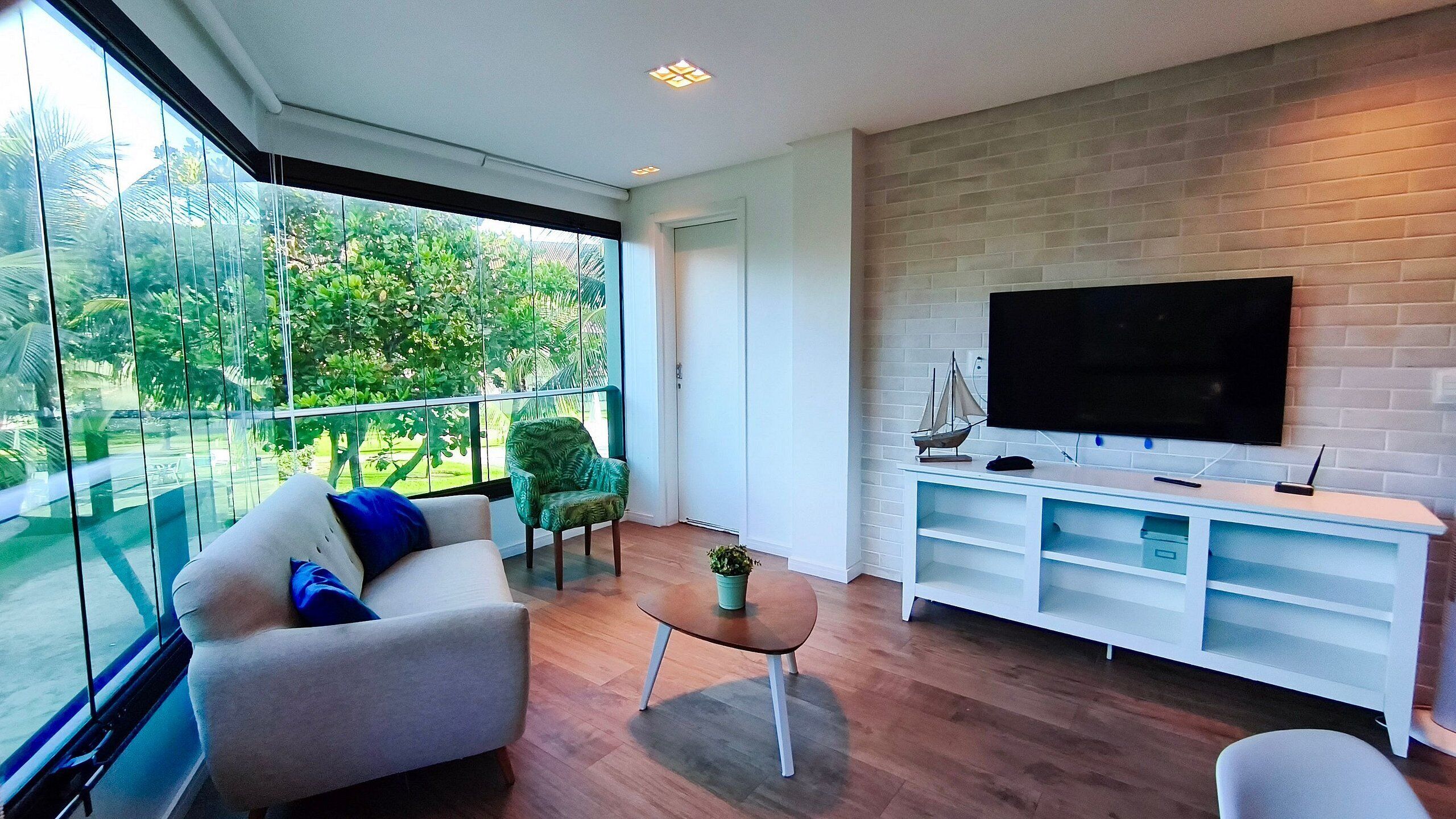 Comfort Apartment | Living area | TV