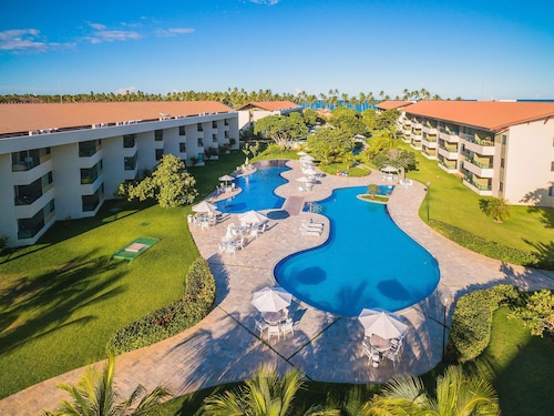 Flats no Carneiros Beach Resort