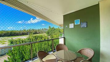 Family Apartment, 1 Bedroom, Courtyard View | Outdoor dining