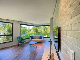 舒适公寓 | 起居区 | 电视