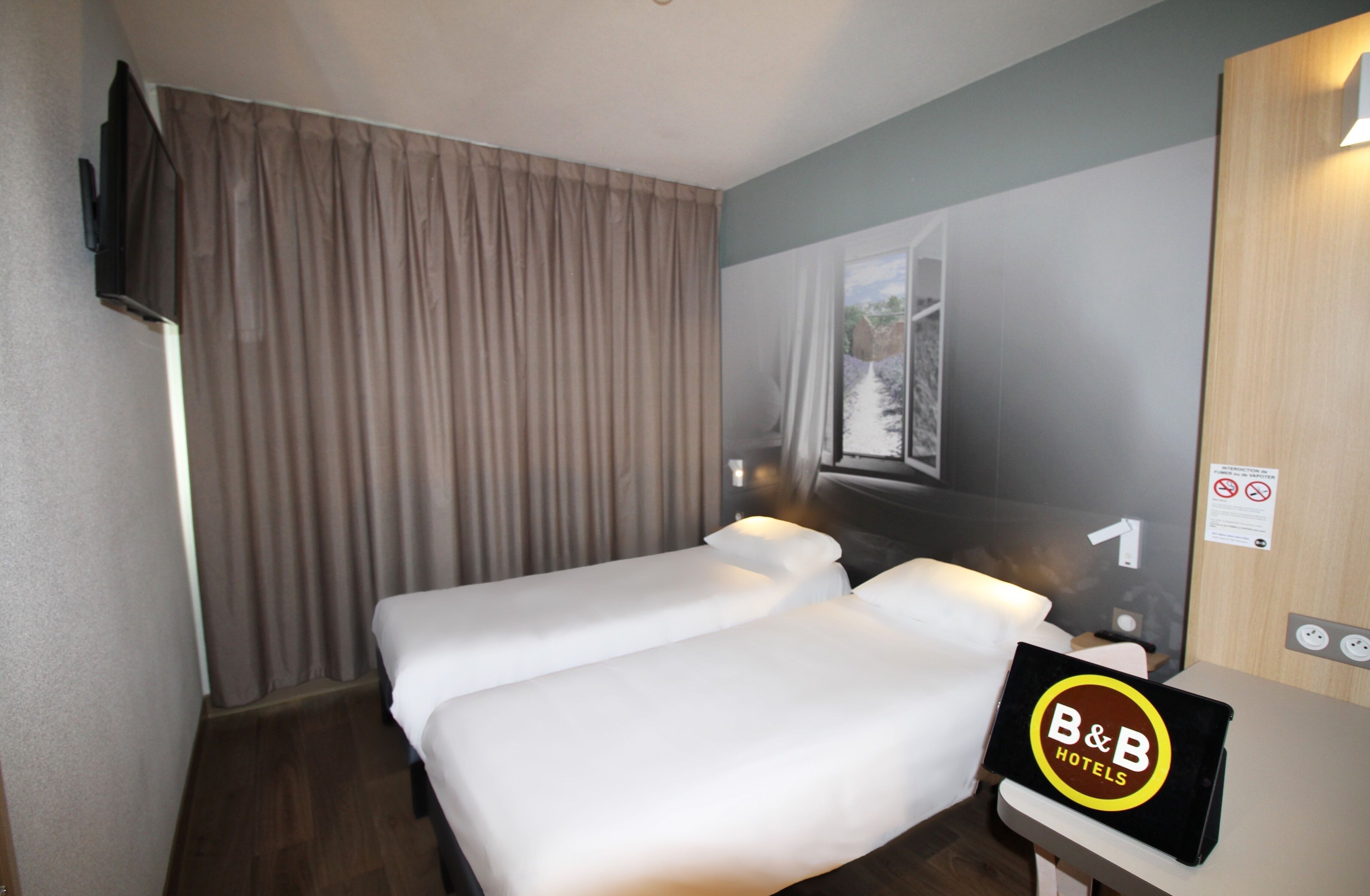 1 bedroom, premium bedding, desk, blackout curtains